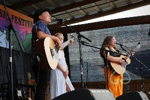 Kettle River Music Festival 2023 — be038f_249b351955e943b5a82091bfeb4b7da2~mv2